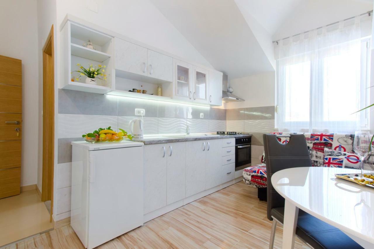 Apartmani Skelin***/**** Каштела Экстерьер фото