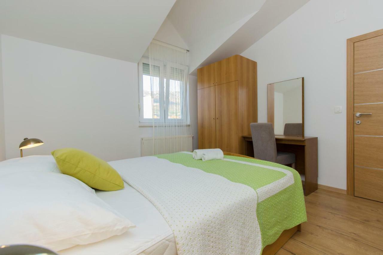 Apartmani Skelin***/**** Каштела Экстерьер фото
