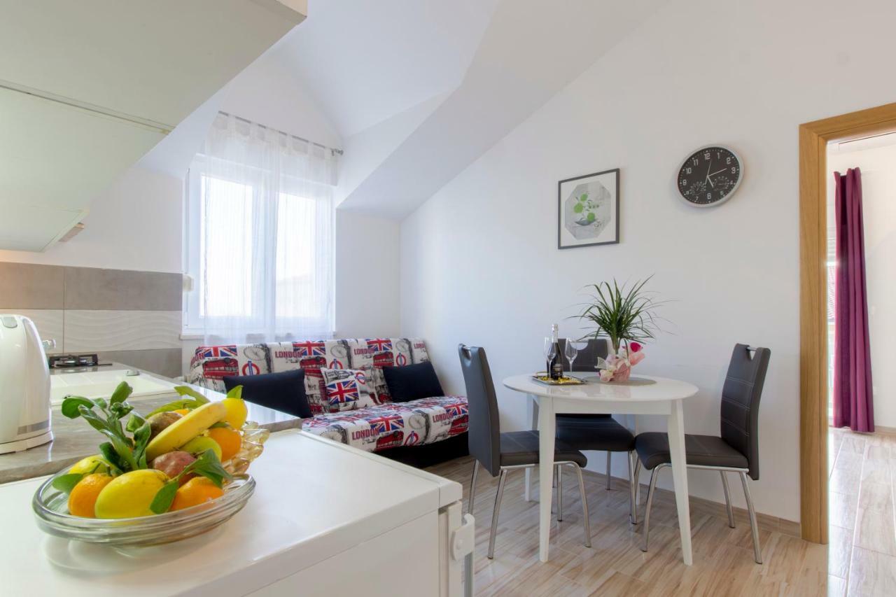 Apartmani Skelin***/**** Каштела Экстерьер фото